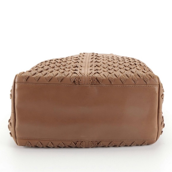 Bottega Veneta Tote Bag - Picture 9 of 10